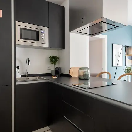 شقة فندقية Limehome Calle Torcuato Luca De Tena - Digital Access 3*
