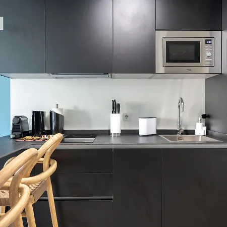 Limehome Calle Torcuato Luca De Tena - Digital Access 3* إشبيلية