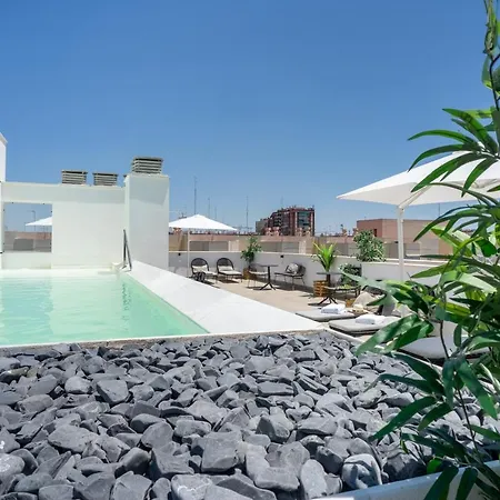 شقة فندقية Limehome Calle Torcuato Luca De Tena - Digital Access إشبيلية