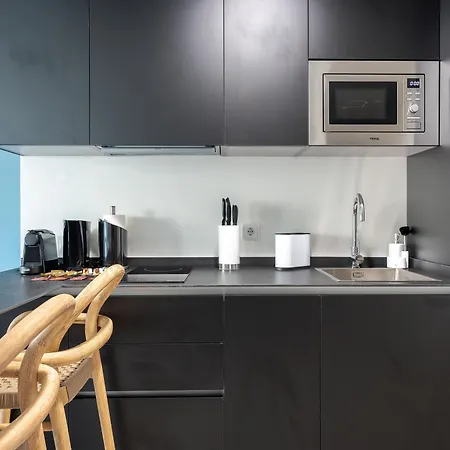 Apart-hotel Limehome Calle Torcuato Luca De Tena - Digital Access 4*